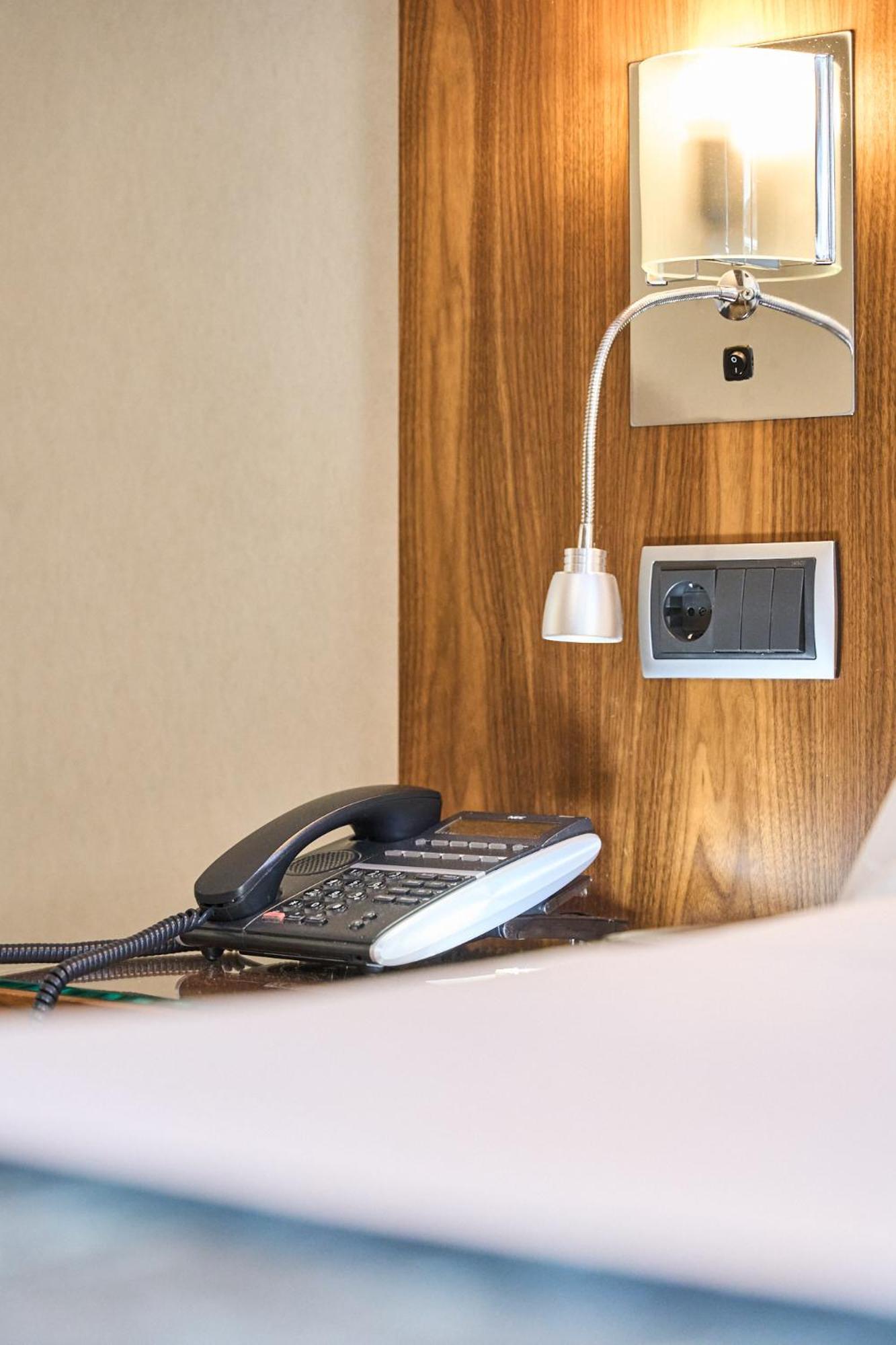 Vp Jardin De Recoletos Hotel Madrid Eksteriør billede